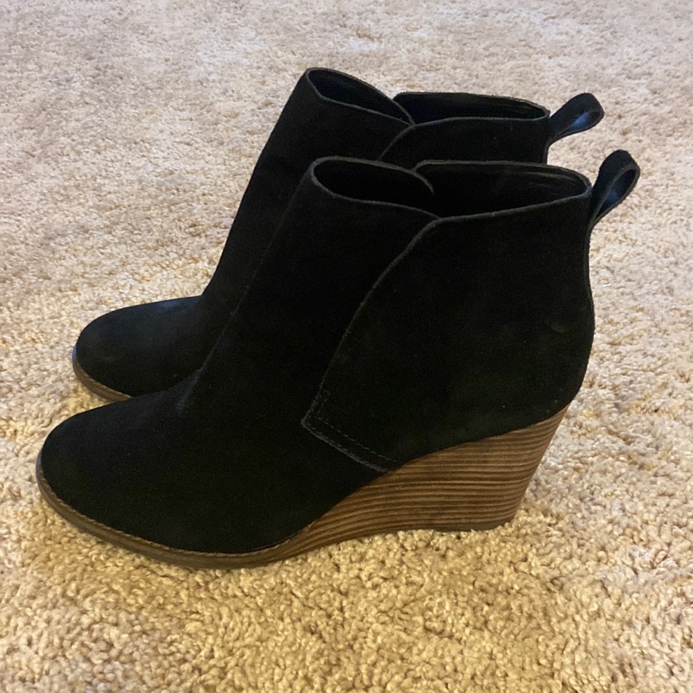 LUCKY black suede wedge booties